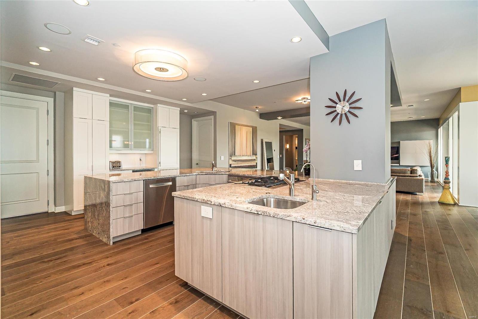 Crescent Condo - Residential