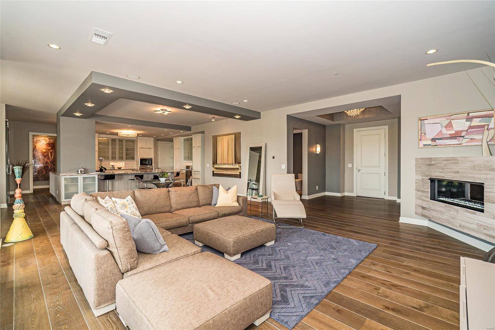 Crescent Condo - Residential