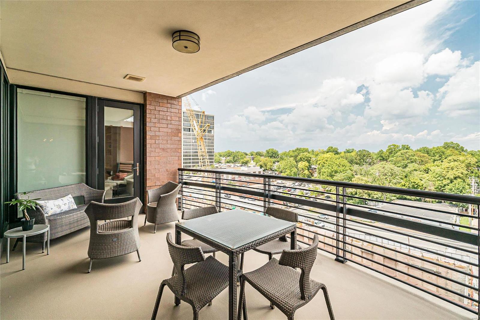 Crescent Condo - Residential