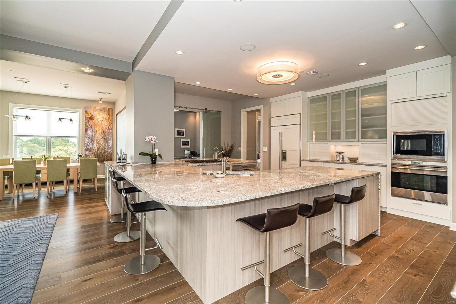 Crescent Condo - Residential