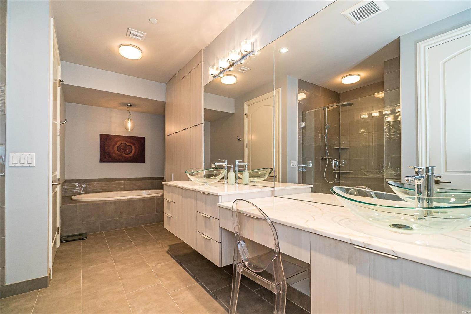 Crescent Condo - Residential