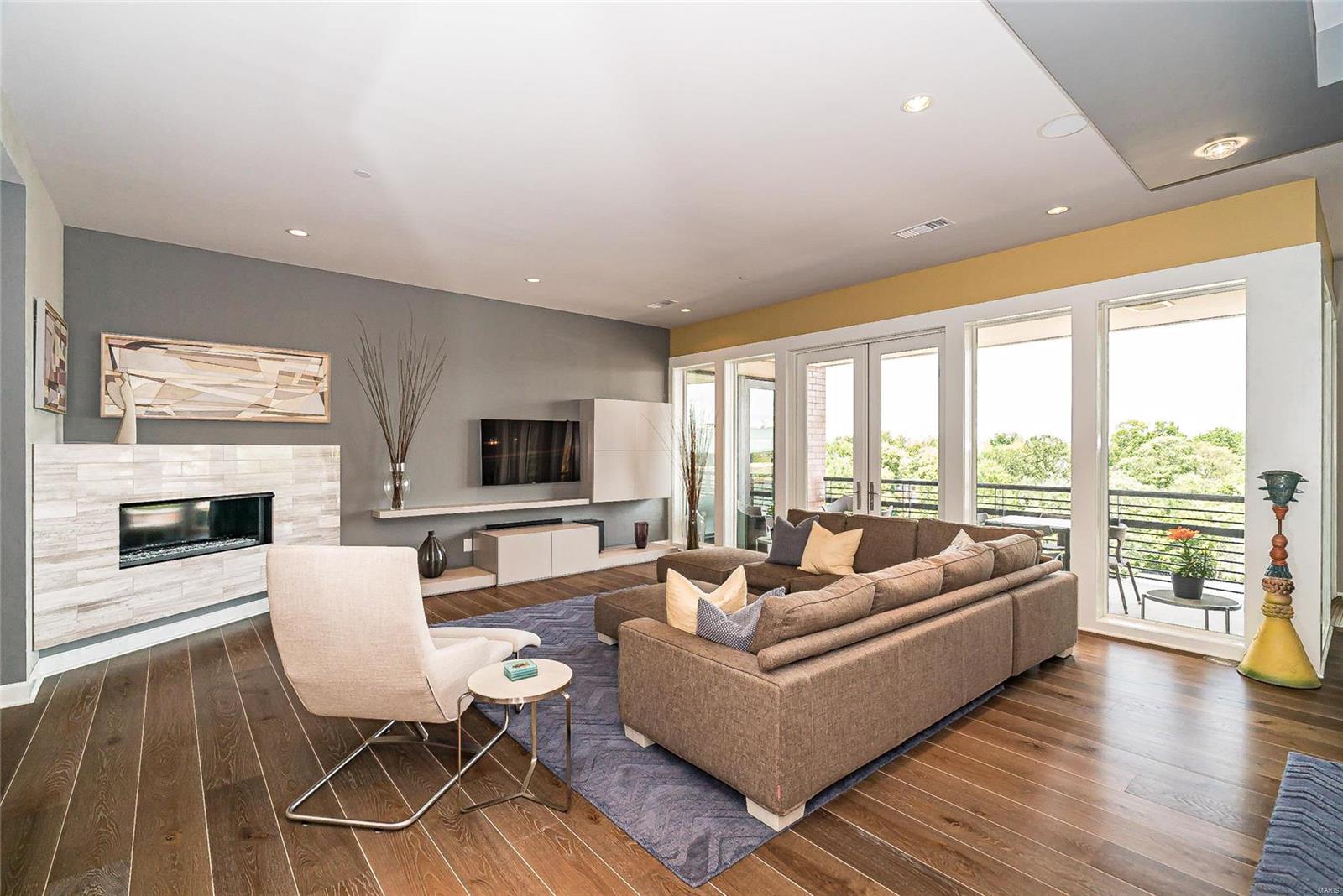 Crescent Condo - Residential