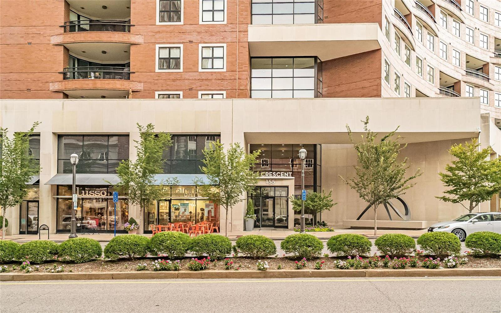 Crescent Condo - Residential