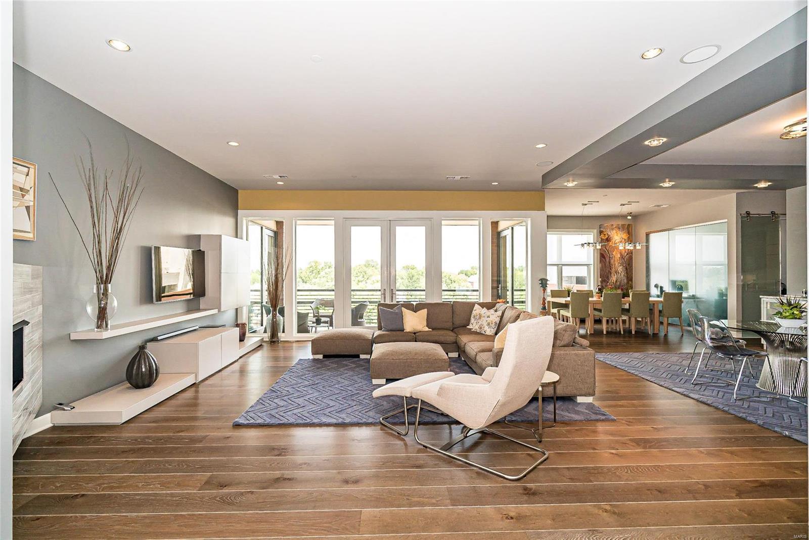 Crescent Condo - Residential