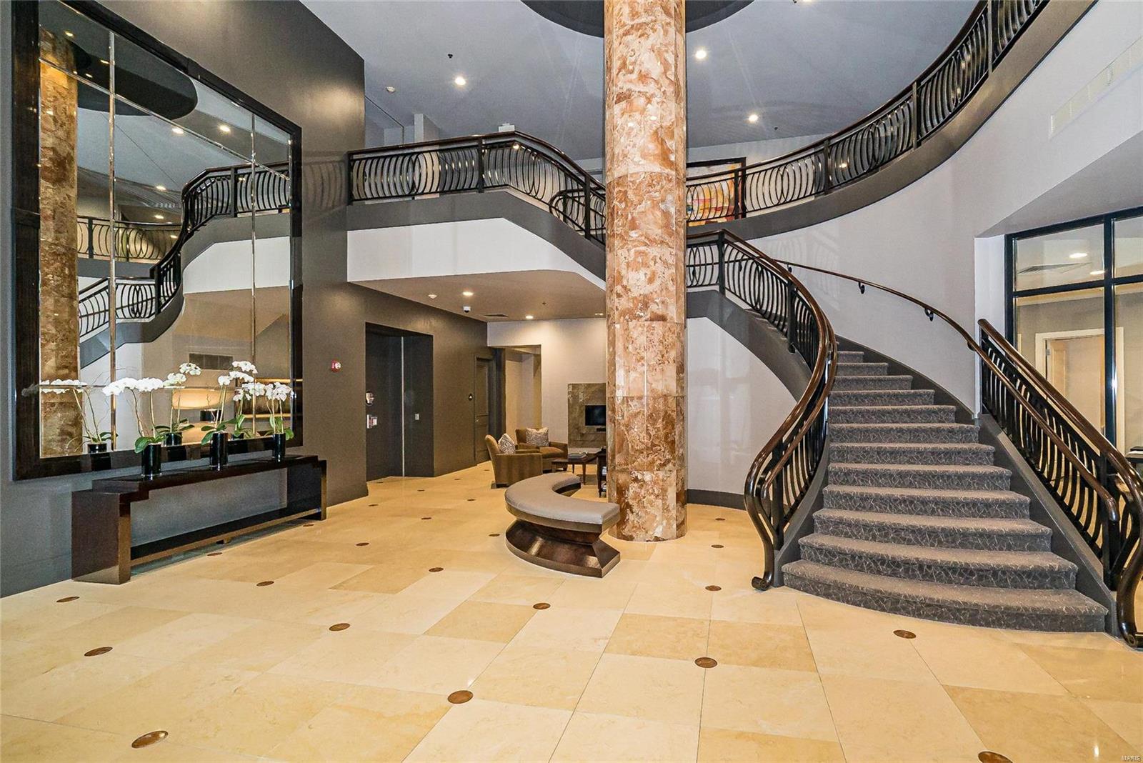 Crescent Condo - Residential