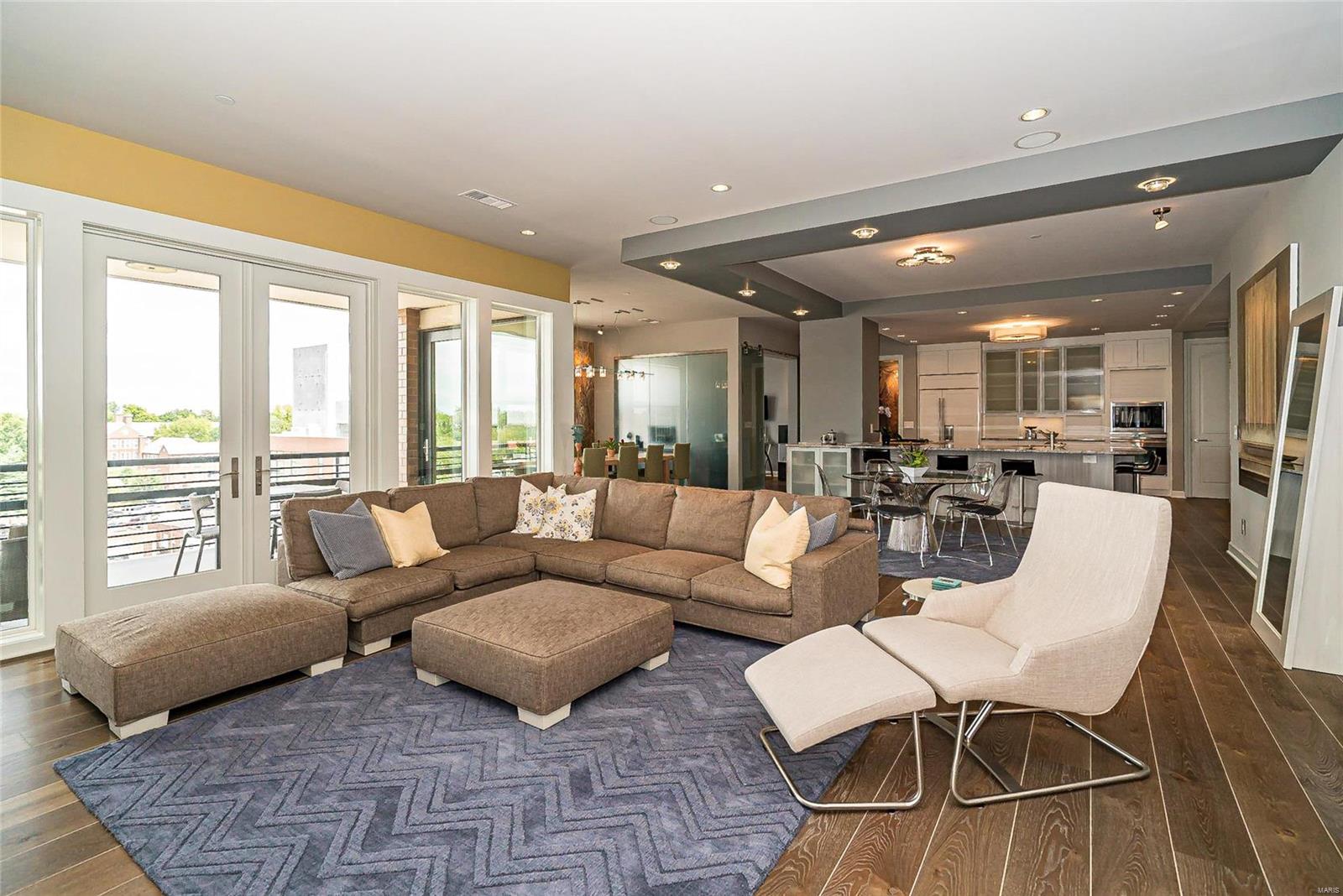 Crescent Condo - Residential