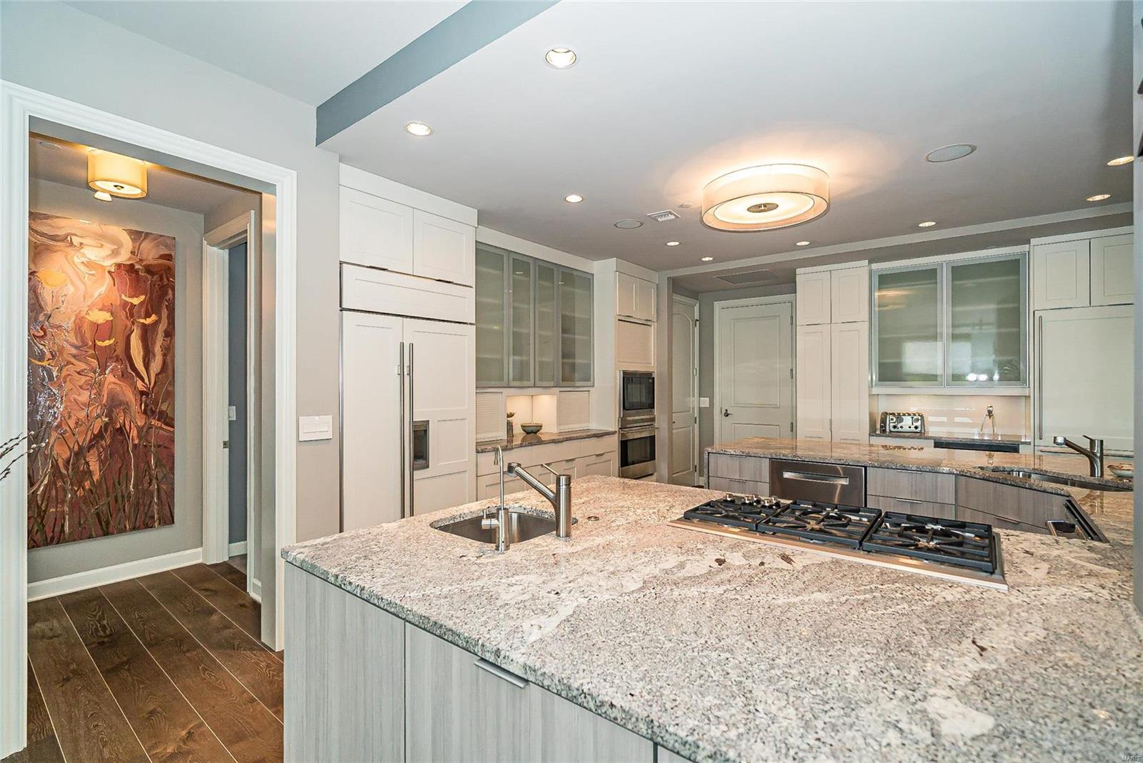 Crescent Condo - Residential