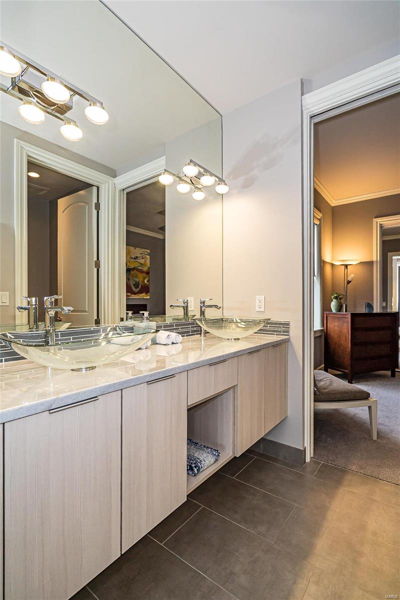 Crescent Condo - Residential