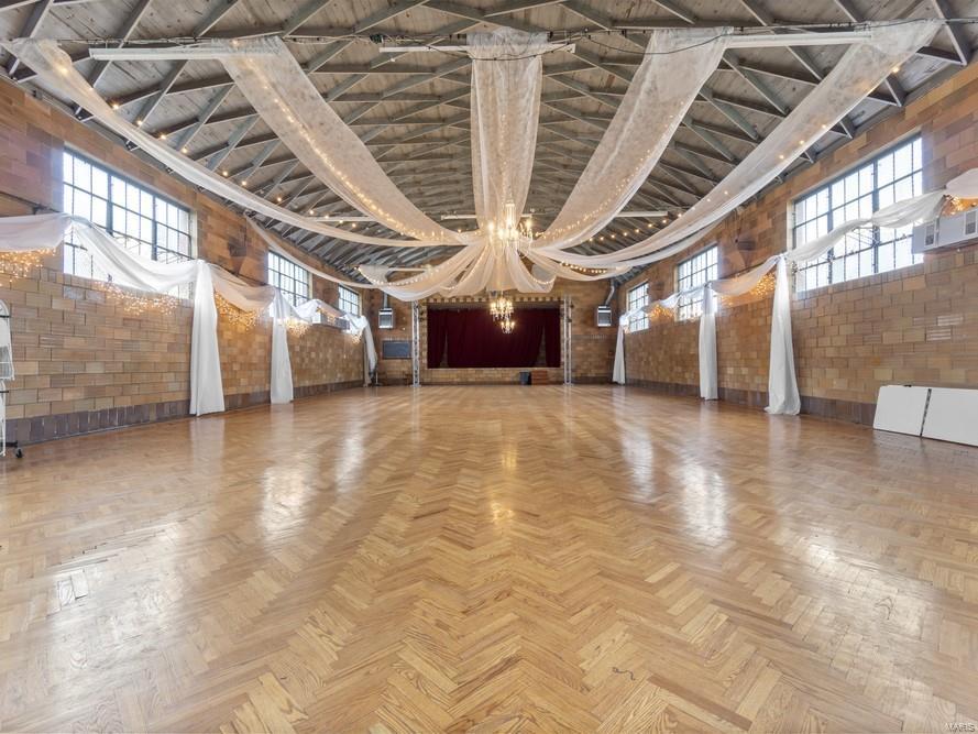 Unknown - Commercial Sale