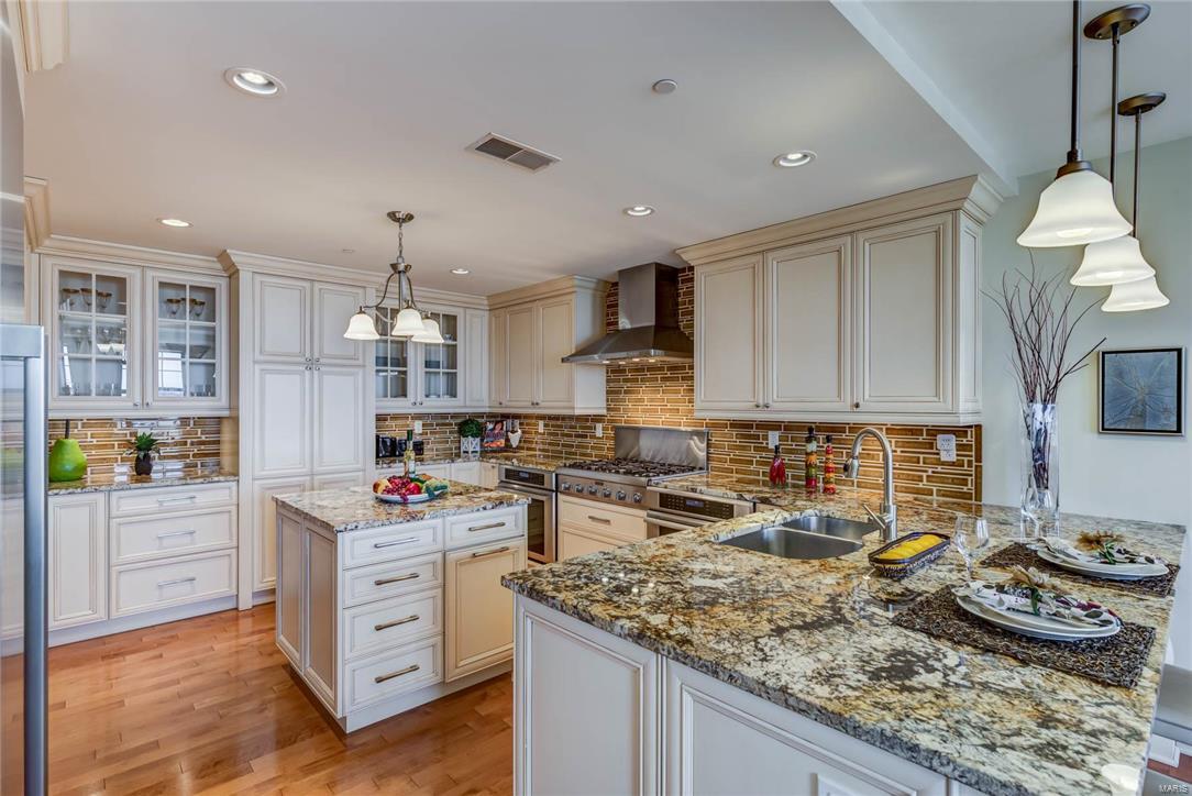 Park Plaza Residential Condo - Residential