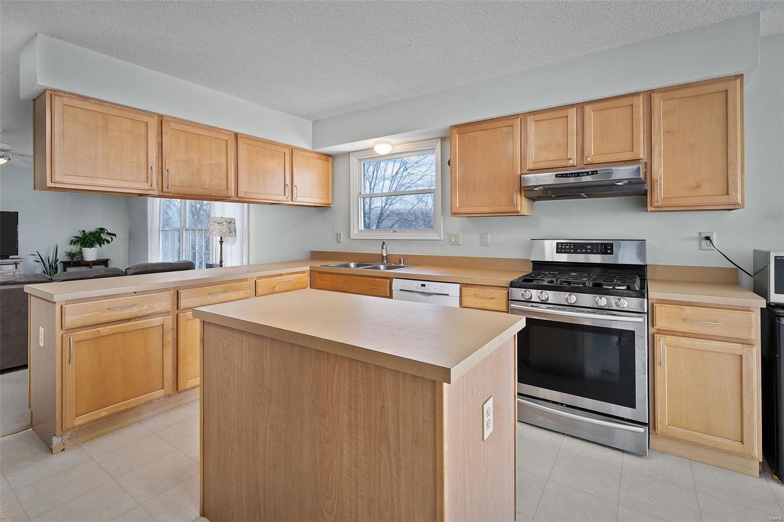 St Peters, Missouri 63376, United States, 3 Bedrooms Bedrooms, ,3 BathroomsBathrooms,Residential,Active,80119