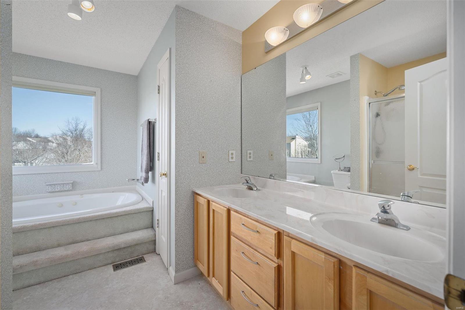 St Peters, Missouri 63376, United States, 3 Bedrooms Bedrooms, ,3 BathroomsBathrooms,Residential,Active,80119