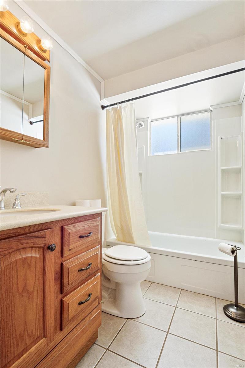 Ballwin, Missouri 63011, United States, 3 Bedrooms Bedrooms, ,2 BathroomsBathrooms,Residential,Pending,25757