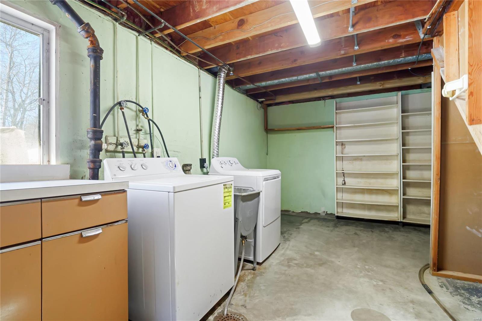 Ballwin, Missouri 63011, United States, 3 Bedrooms Bedrooms, ,2 BathroomsBathrooms,Residential,Pending,25757