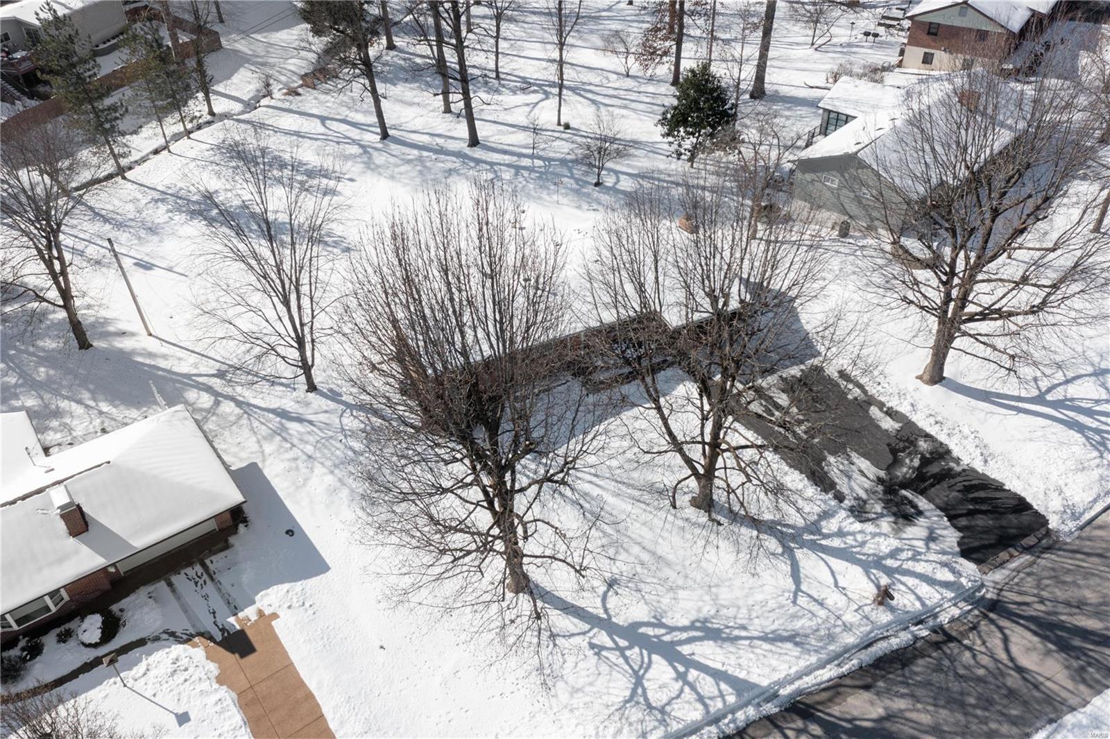 Ballwin, Missouri 63011, United States, 3 Bedrooms Bedrooms, ,2 BathroomsBathrooms,Residential,Pending,25757