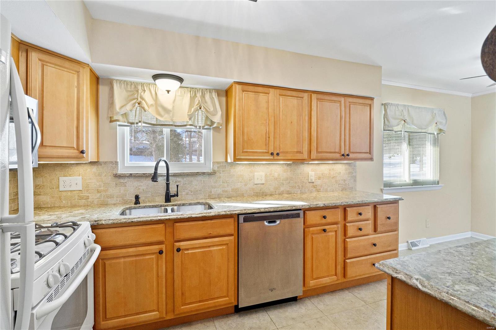 Ballwin, Missouri 63011, United States, 3 Bedrooms Bedrooms, ,2 BathroomsBathrooms,Residential,Pending,25757