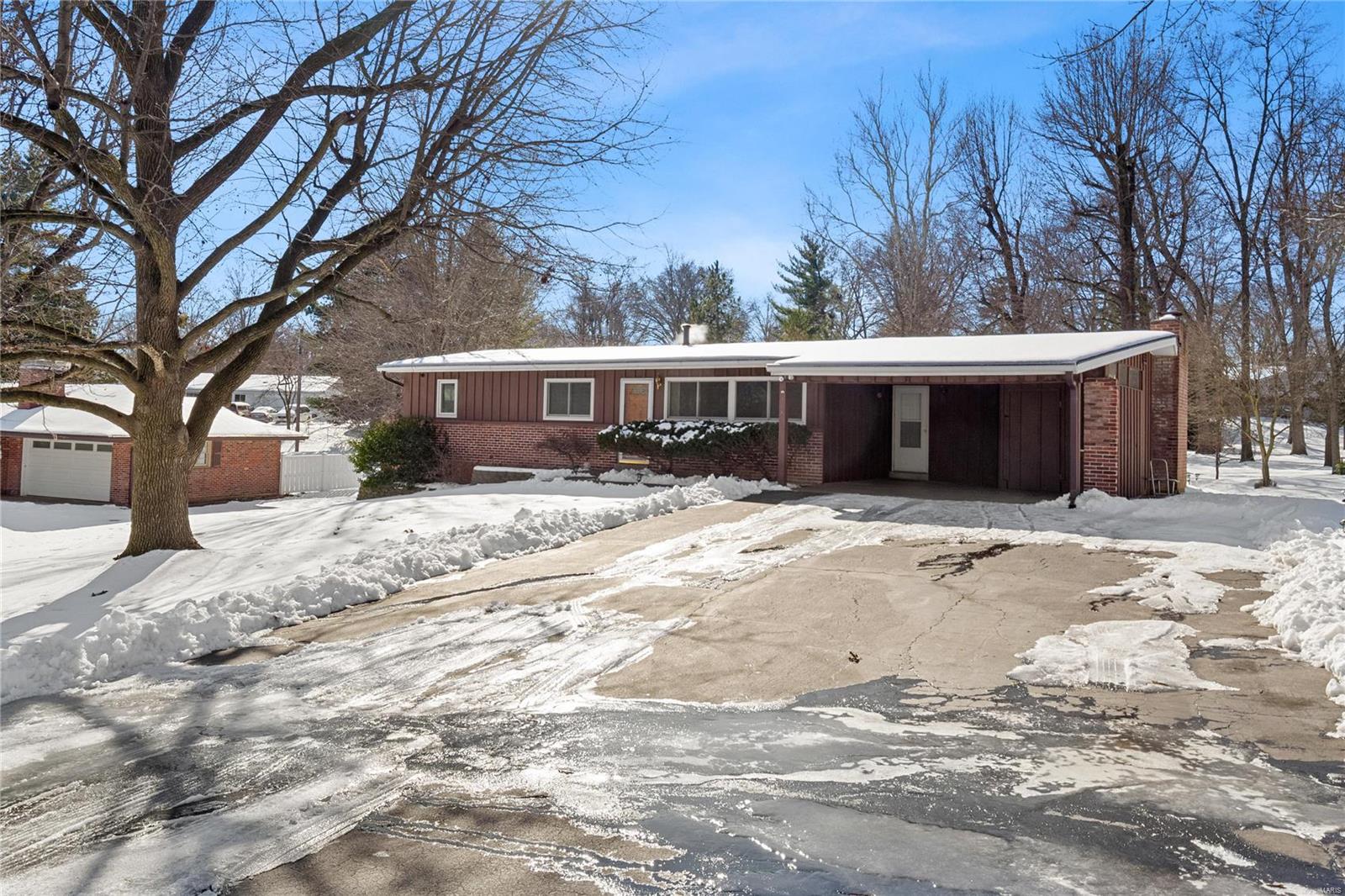 Ballwin, Missouri 63011, United States, 3 Bedrooms Bedrooms, ,2 BathroomsBathrooms,Residential,Pending,25757