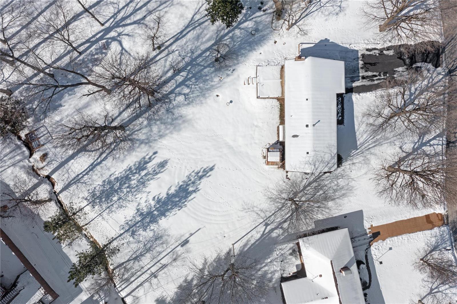 Ballwin, Missouri 63011, United States, 3 Bedrooms Bedrooms, ,2 BathroomsBathrooms,Residential,Pending,25757