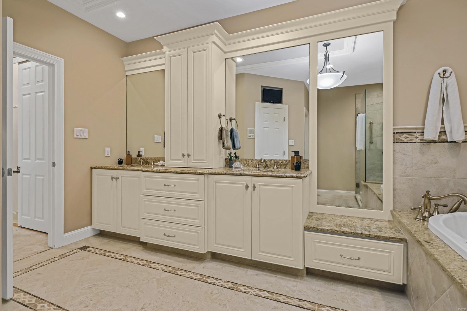 Carlyle - Residential