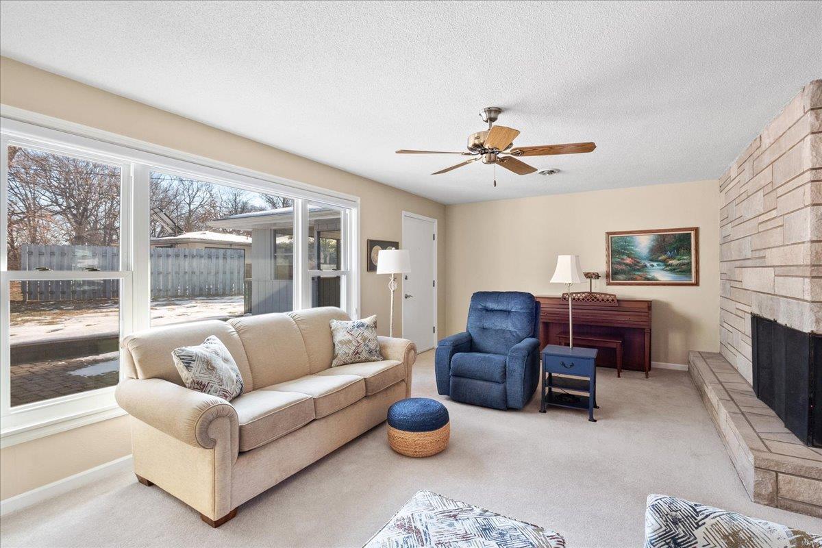 Edwardsville, Illinois 62025, United States, 3 Bedrooms Bedrooms, ,1 BathroomBathrooms,Residential,Pending,15104