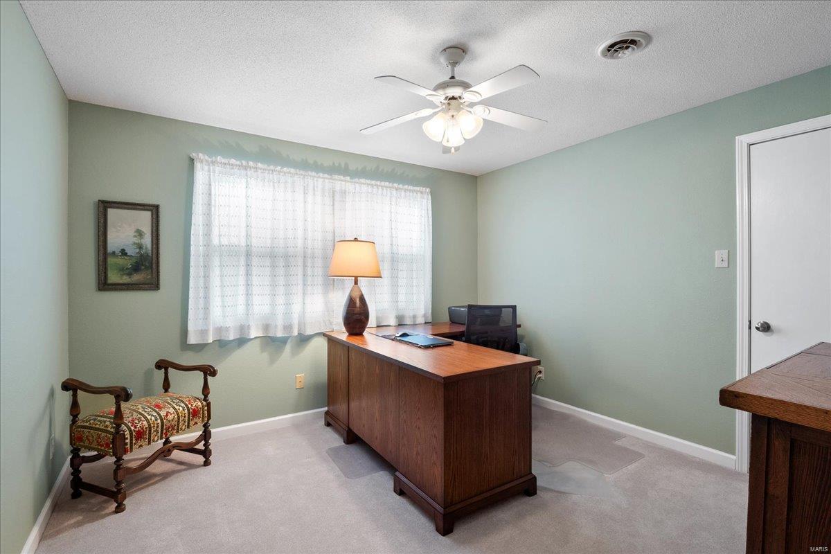 Edwardsville, Illinois 62025, United States, 3 Bedrooms Bedrooms, ,1 BathroomBathrooms,Residential,Pending,15104