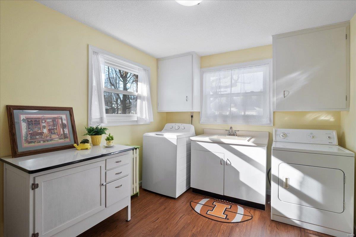 Edwardsville, Illinois 62025, United States, 3 Bedrooms Bedrooms, ,1 BathroomBathrooms,Residential,Pending,15104