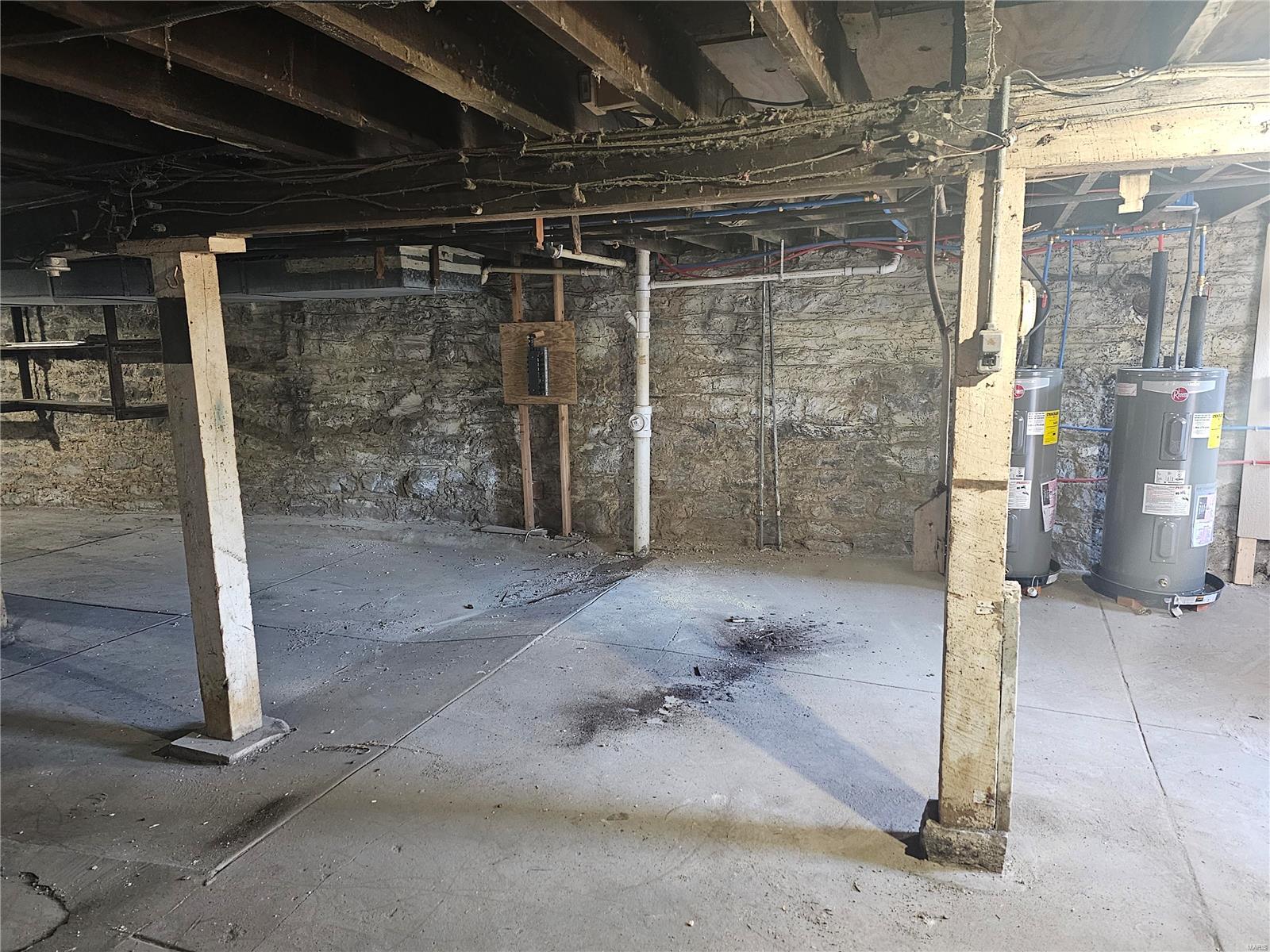 St Louis Commons Add - Residential Income