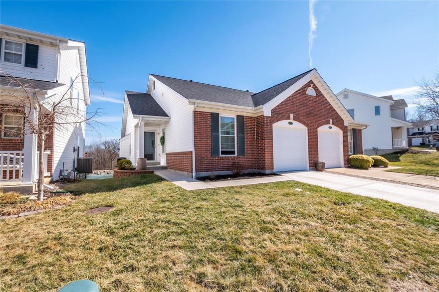 Move in ready Ranch style home (very few of these in this subdivision) with front view of lake
and fountain. This 2-bedroom, 1.5 baths, vaulted great room with gas fireplace, dining area
which walks out to composite deck with aluminum railing and aluminum posts is perfect for the
summer nights overlooking the water, enjoy your morning coffee or a summer BBQ. You will
be very impressed with the kitchen Maytag stainless steel appliances and solid surface
countertops. The primary suite is very large with a sitting area and the bathroom boasts double
vanities and walk-in tiled shower with glass doors. An unfinished basement walks out to a patio
below the upper deck. Other improvements include new roof, new insulated tilt-in windows, six
panel doors, main floor laundry, new driveway, sidewalk, porch and retaining wall landscape
next to the porch. This is a prime location, minutes away from 141, highway 270, shopping,
dining, parks and more. You don’t want to miss this one! Location: End Unit