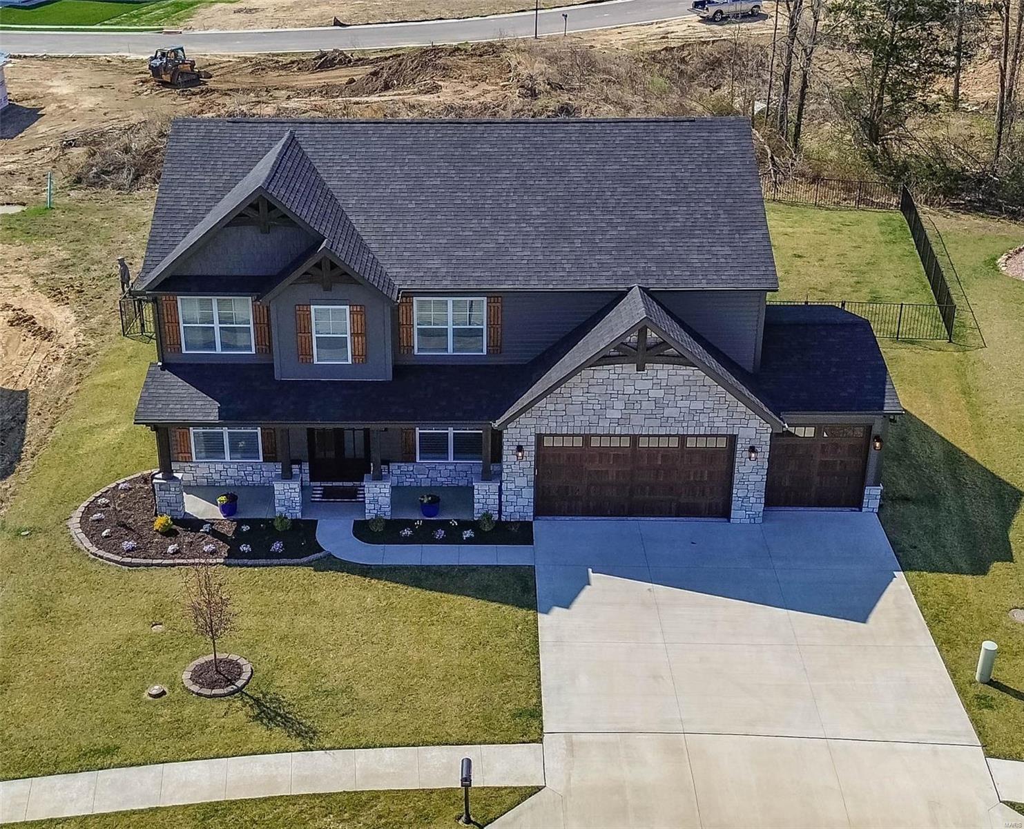 6380 Gateway Arch Way