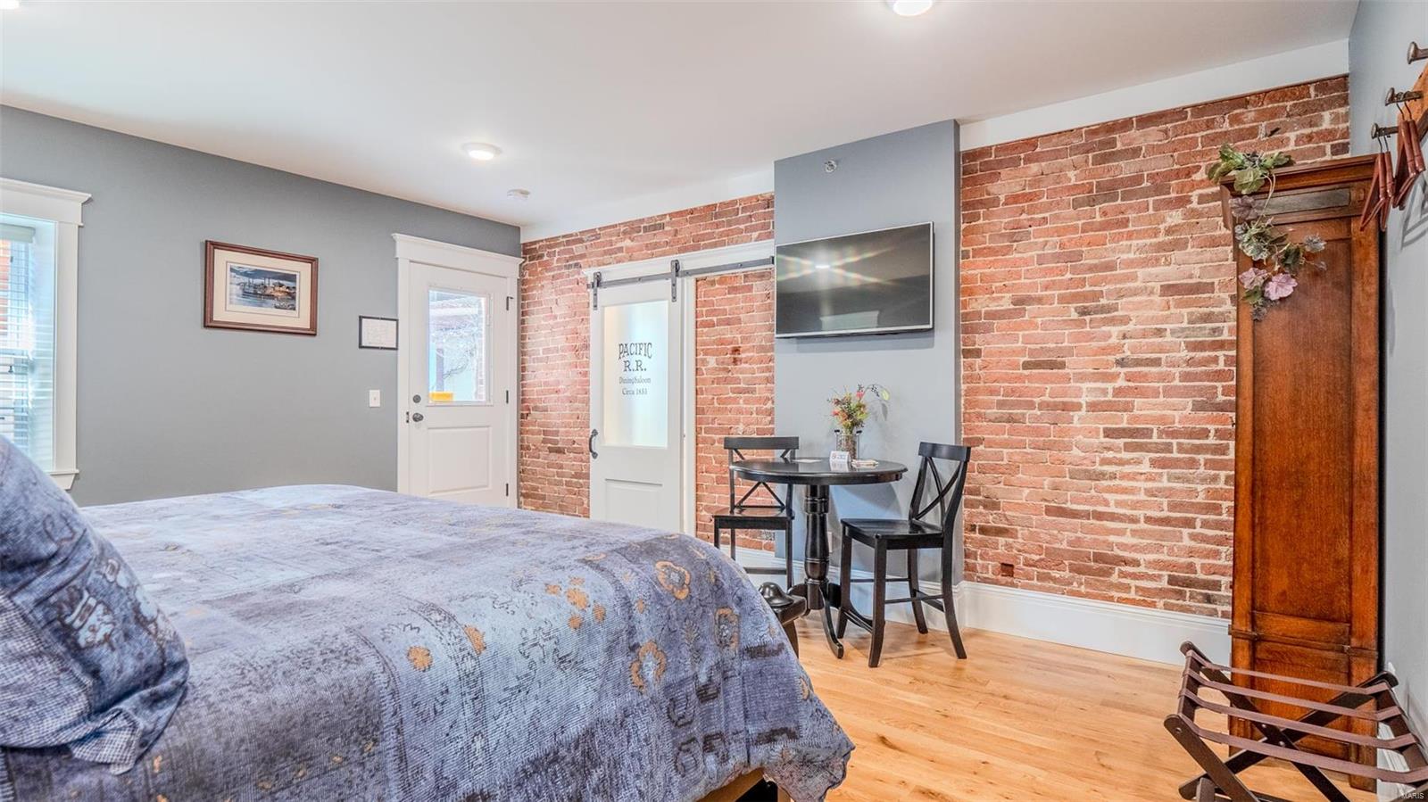 none - Commercial Sale