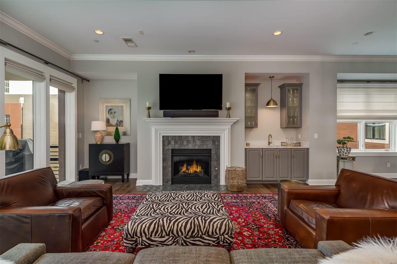 Crescent Condo - Residential