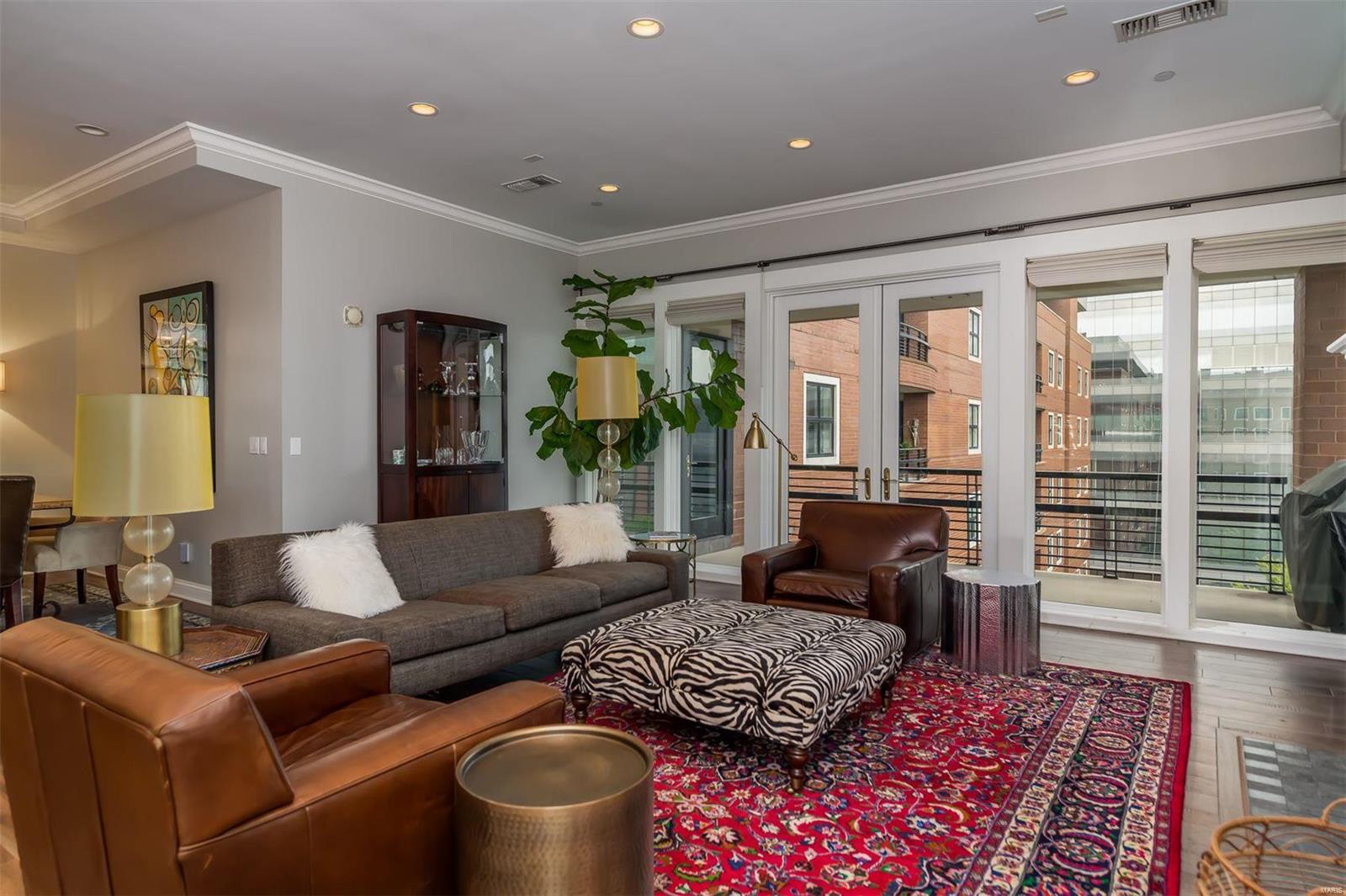 Crescent Condo - Residential