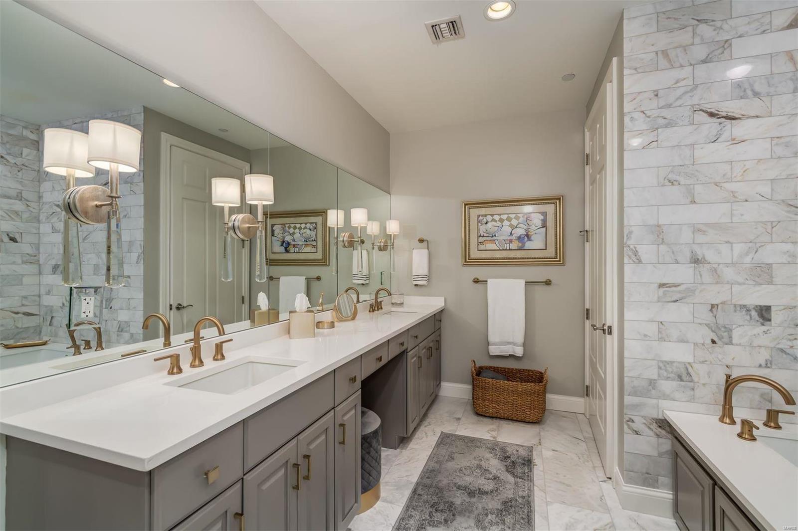 Crescent Condo - Residential