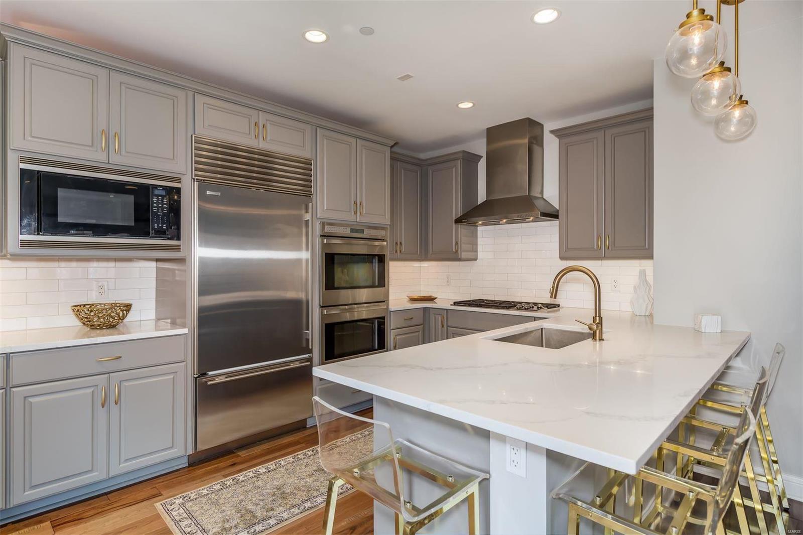 Crescent Condo - Residential