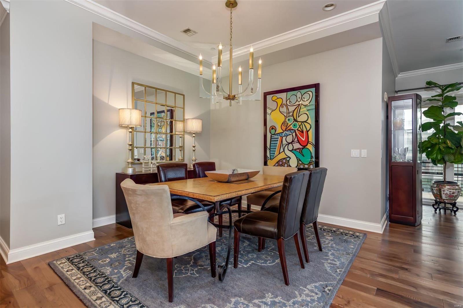 Crescent Condo - Residential