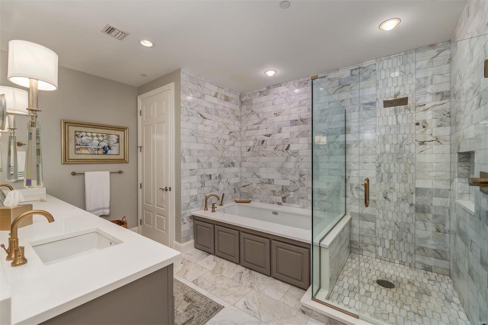 Crescent Condo - Residential