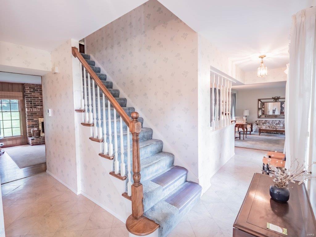 Ladue Trails Sec Of The Village Of - Residential