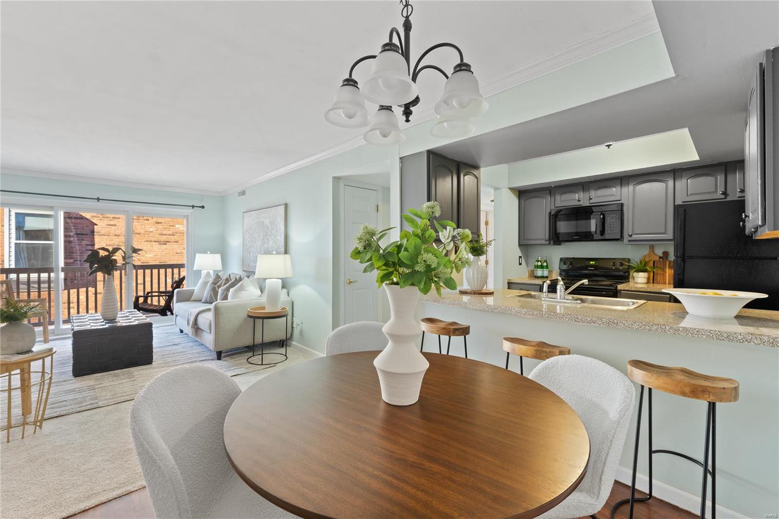 St Louis, Missouri 63122, United States, 2 Bedrooms Bedrooms, ,1 BathroomBathrooms,Residential,Pending,27458