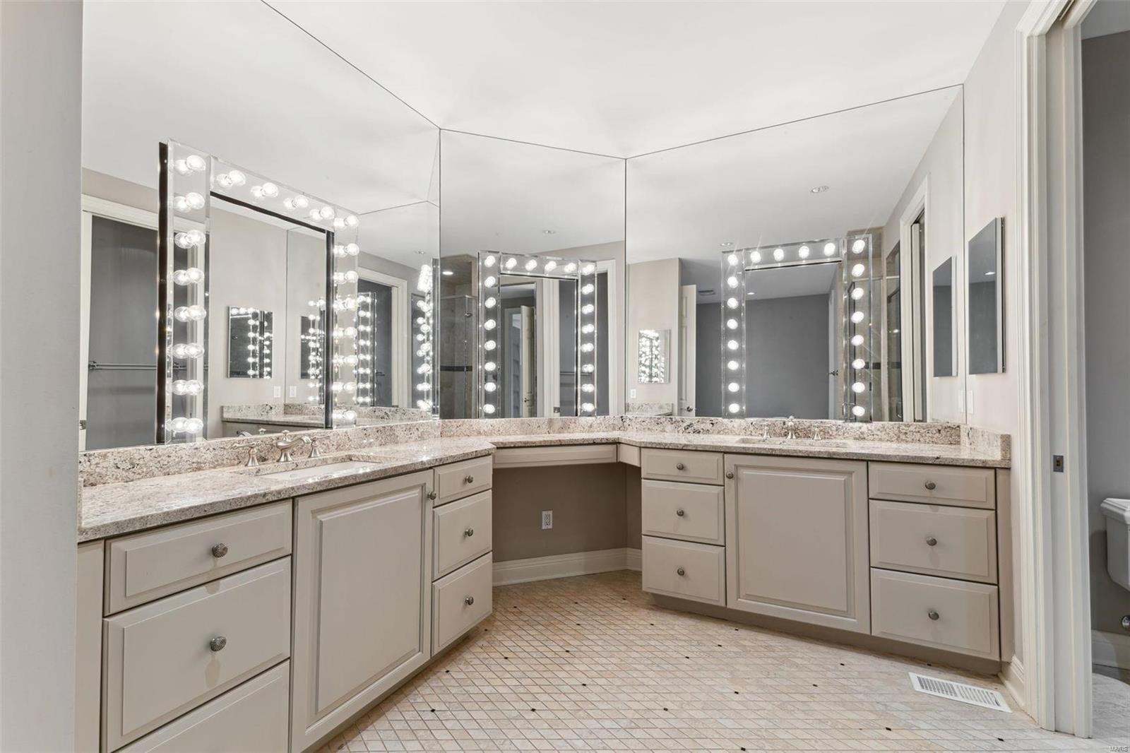 Conway On The Grove - Residential