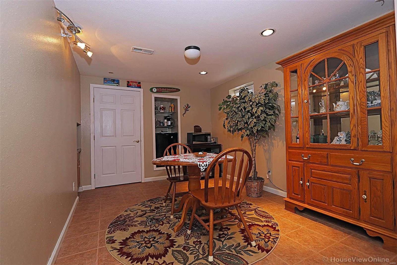 Oak Knoll Condominiums - Residential