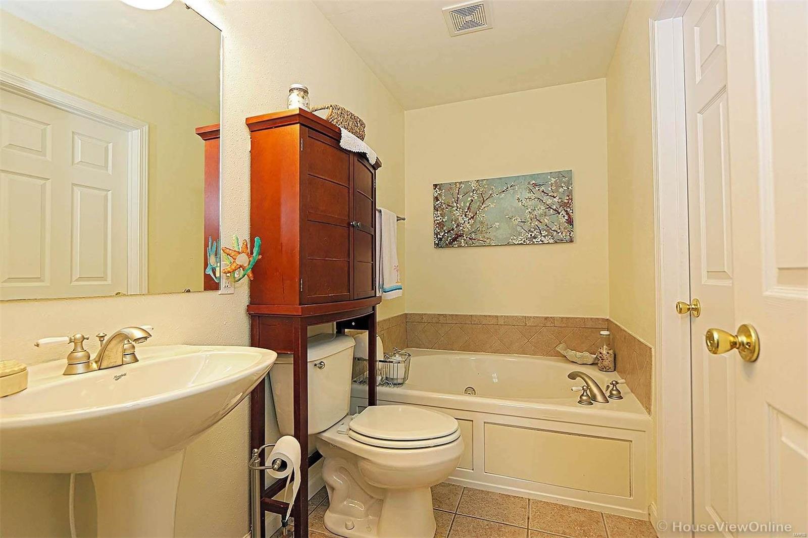 Oak Knoll Condominiums - Residential