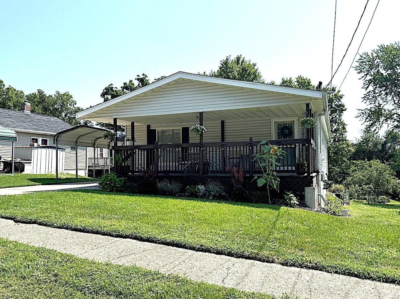 View Hannibal, MO 63401 property