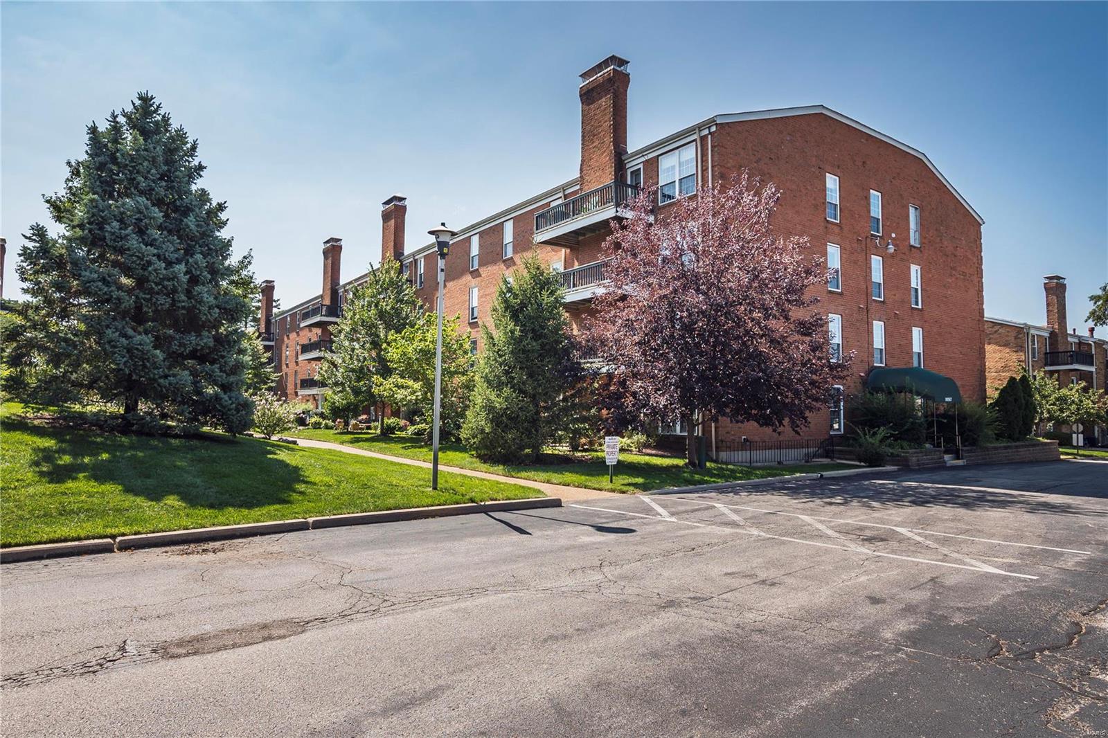 View Unincorporated, MO 63146 condo
