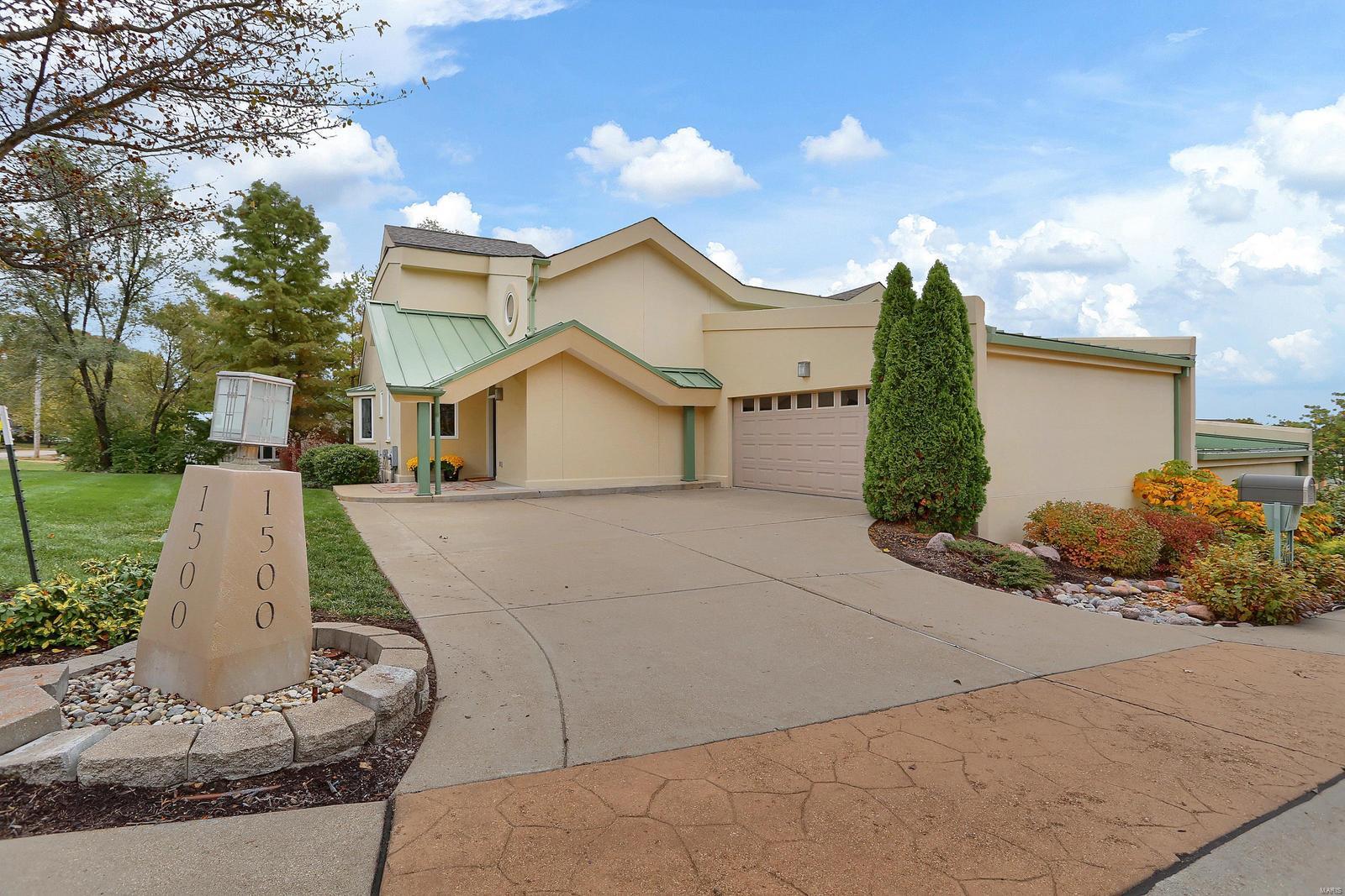 The Sommet At Old Big Bend - Residential