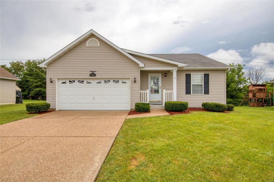 Move In Ready! Beautiful 3 bedroom, 2.5 bath ranch in desirable Stone Meadows. Open living room and kitchen perfect for entertaining. Kitchen has plenty of cabinets and counter space w/main floor laundry steps away.  Master Bedroom has full bath and walk in closet. 2 additional roomy bedrooms share hall full bathroom.  Partially finished basement w/egress window and half bath just waiting for your finishing touches. Also, large work/storage area in lower level for all your projects.  Level Backyard w/patio backs to trees and very private. 2 car garage w/window.  This is an original owner home and has been well cared for.  Neighborhood amenities include a baseball diamond, soccer fields, walking trails, lakes, pools and clubhouse and with in walking distance to Timberland Schools.    Won't last long! Additional Rooms: Mud Room