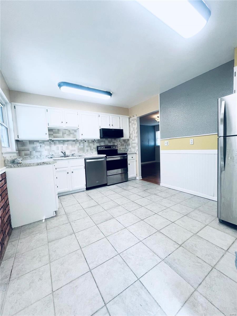 Hazelwood, Missouri 63042, United States, 2 Bedrooms Bedrooms, ,1 BathroomBathrooms,Residential,Pending,3248