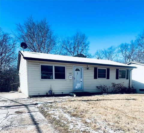 1608 Ville Cecelia Ln Hazelwood MO 63042