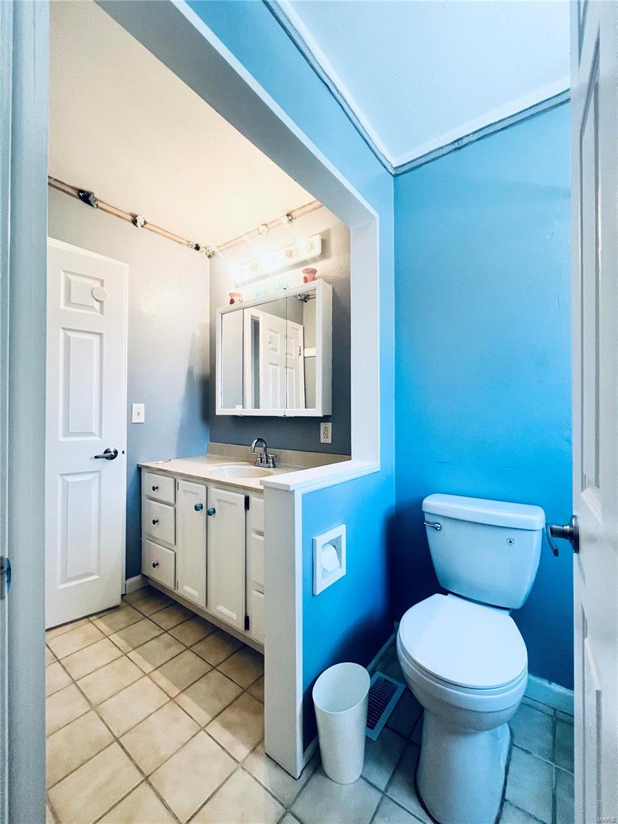 Hazelwood, Missouri 63042, United States, 2 Bedrooms Bedrooms, ,1 BathroomBathrooms,Residential,Pending,3248