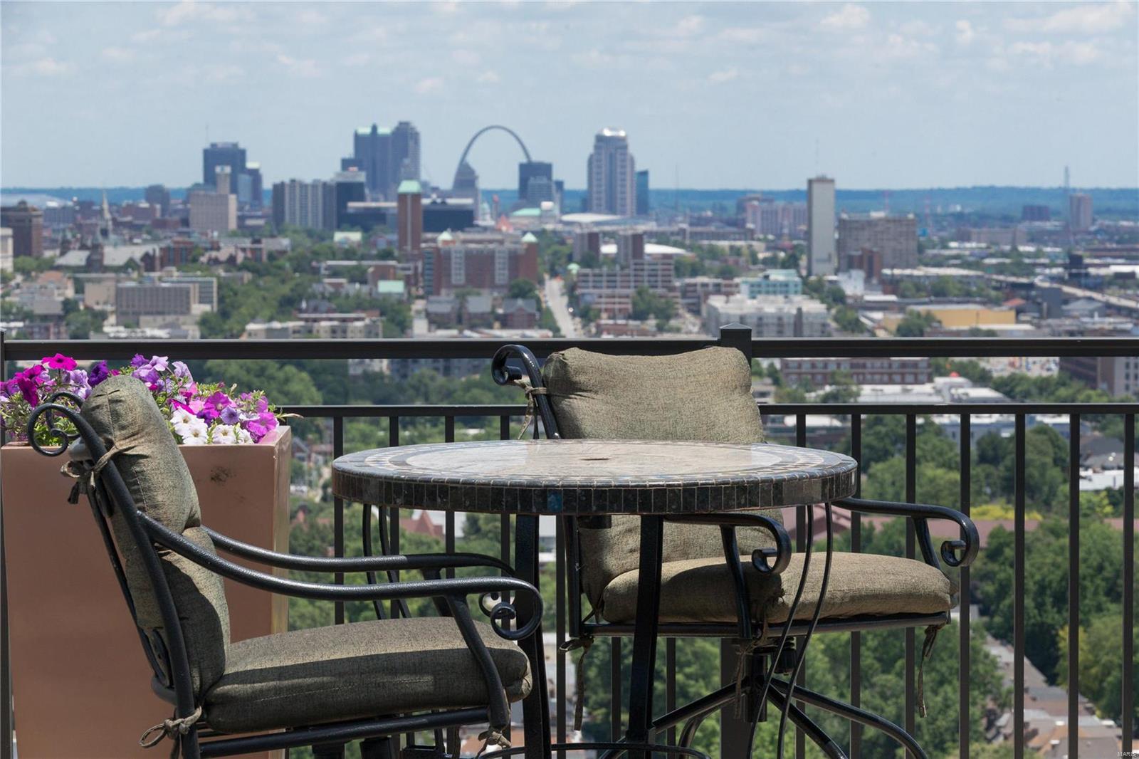 Park East Tower - Residential