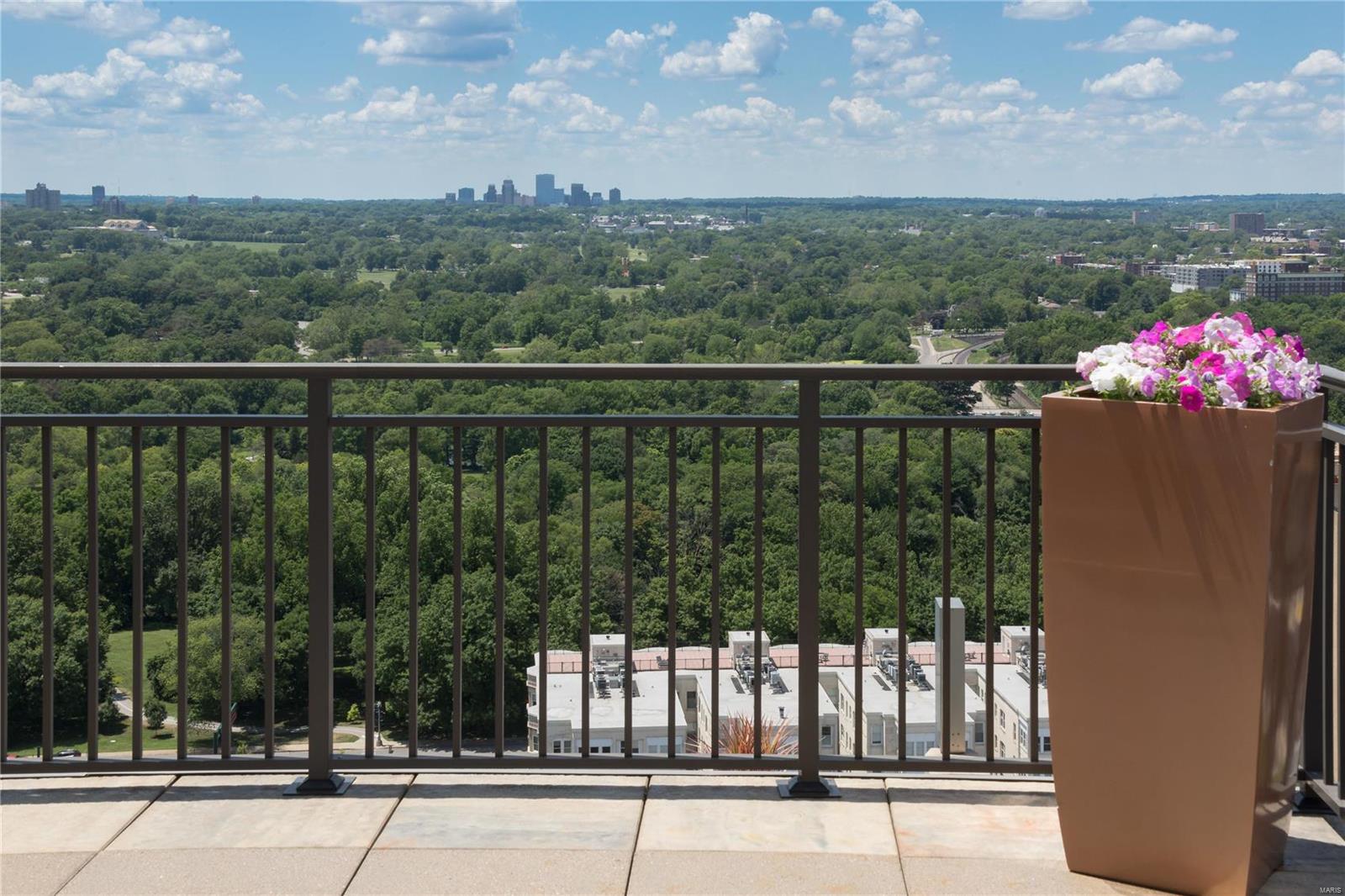 Park East Tower - Residential